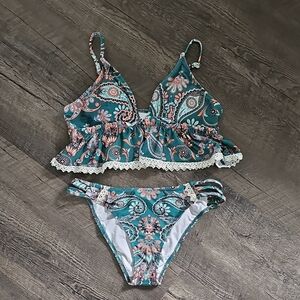 NWOT Cupshe Ruffle Top Teal Paisley Bikini Set with Lace Trim MEDIUM